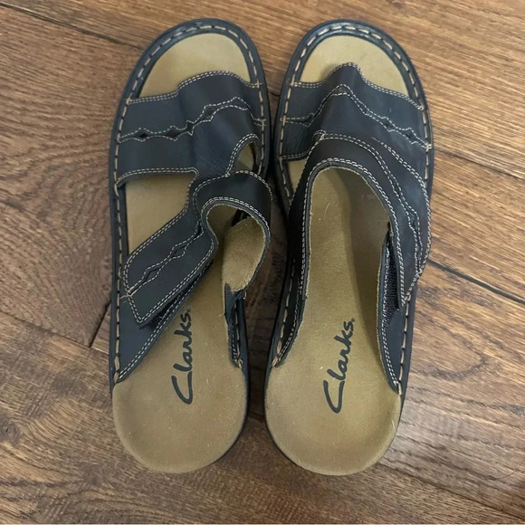 CLARKS Leather Slides Sandals Slip On Comfort Shoes Size 8 W - Picture 2 of 6